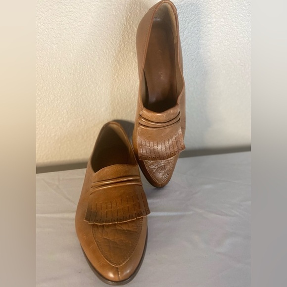 9 West~Vintage~Soft Genuine Leather Fringe Flap Loafers~Almond Toe Shape~Size 8